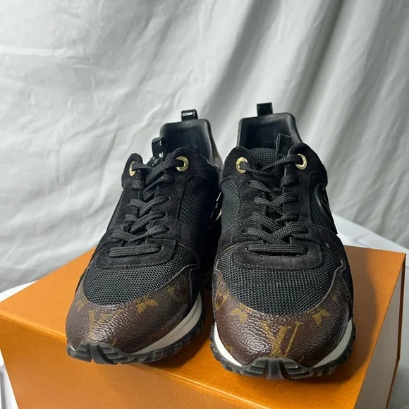 Louis Vuitton Runaway Sneakers - Picture 2 of 11